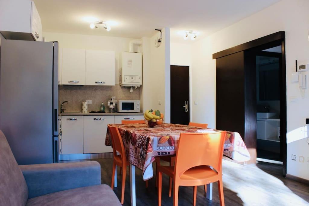 Fronte LagoResidencegarden, Moderno Appartamento Кальчераніка-аль-Лаґо Екстер'єр фото